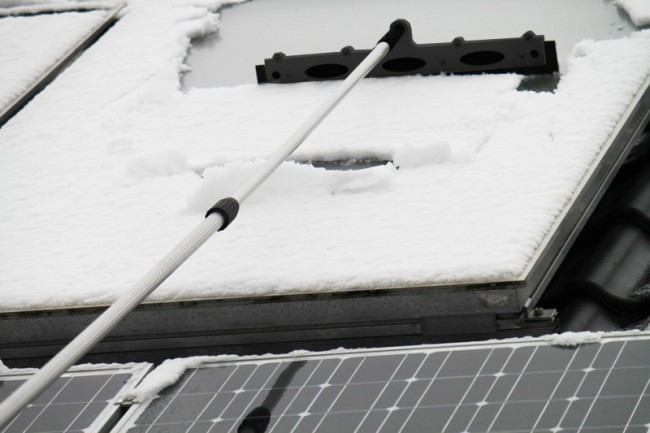 Schnee auf Photovoltaik Solaranlagen entfernen Winter Set 6Meter -  Wischmop-Shop